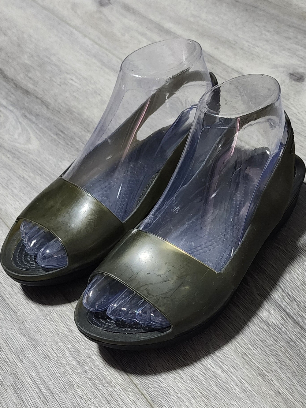 NWOB Crocs Translucent Slingback Flat Sandals Womens Size 7